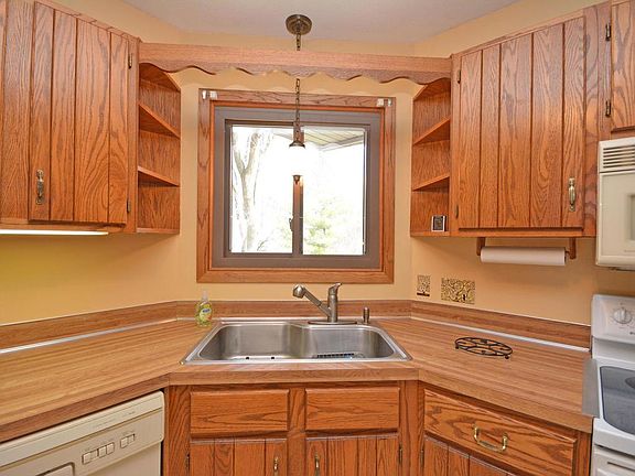 4th image of 4234 Elizabeth Ln