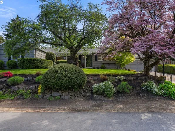 8075 SW Valley View Ct, Portland, OR 97225