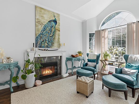 5th image of 1834 Ocean Park Rd