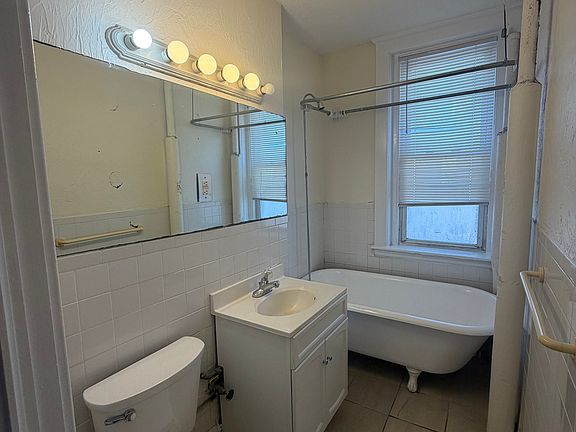 5th image of 5 Barrows St #5U