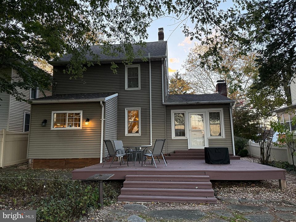 2nd image of 83 George St