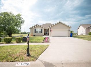 1902 Thompson Dr, Junction City, KS 66441