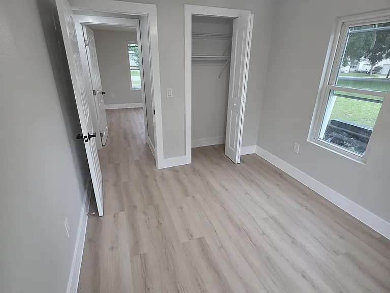 219 W Ohio St — Photo 16