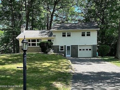 688 Pearse Road, Niskayuna, NY, 12309