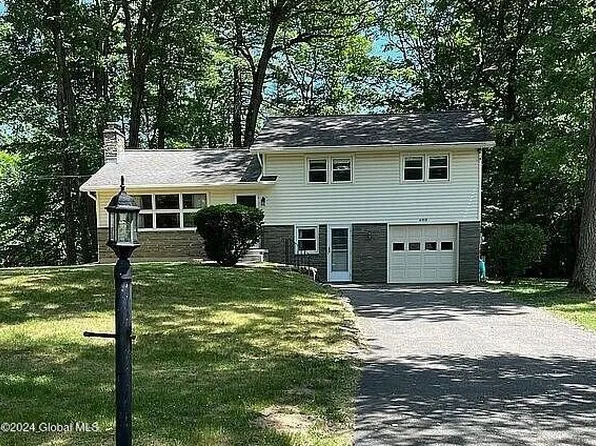 688 Pearse Road, Schenectady, NY 12309