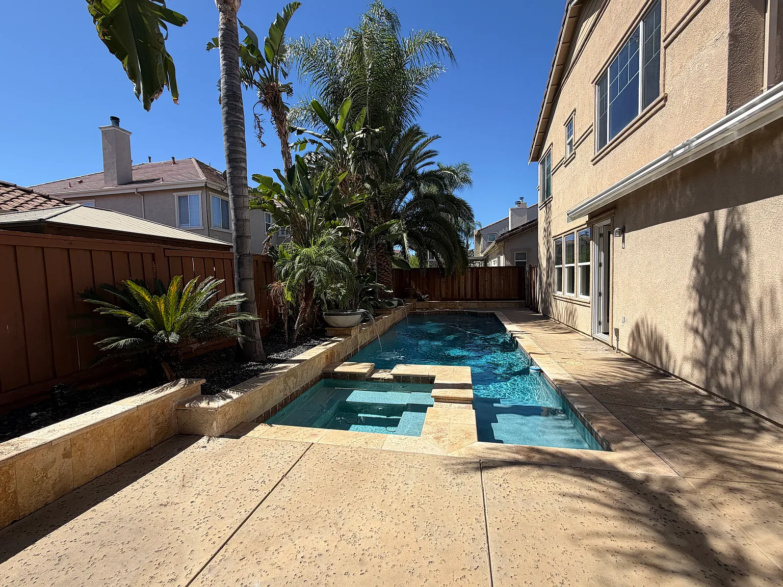 California - 2340 — Photo 3