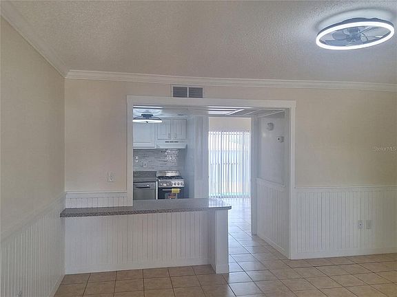4th image of 136 BLUE POINTE WAY #350