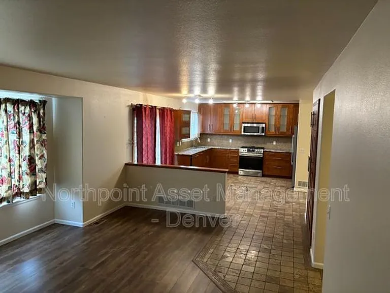9534 High Cliffe St — Photo 5