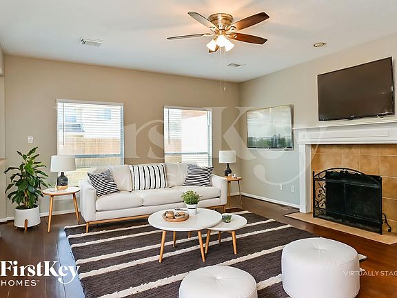 3rd image of 2558 Doral Dr
