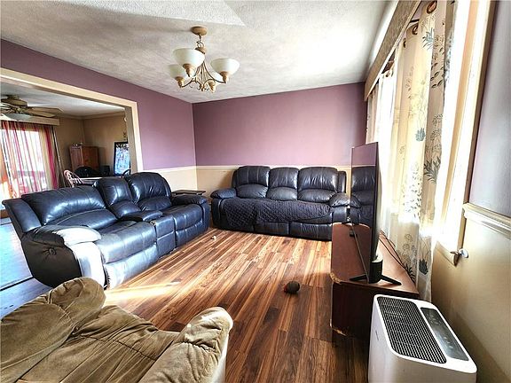 4th image of 47 Villa Ave