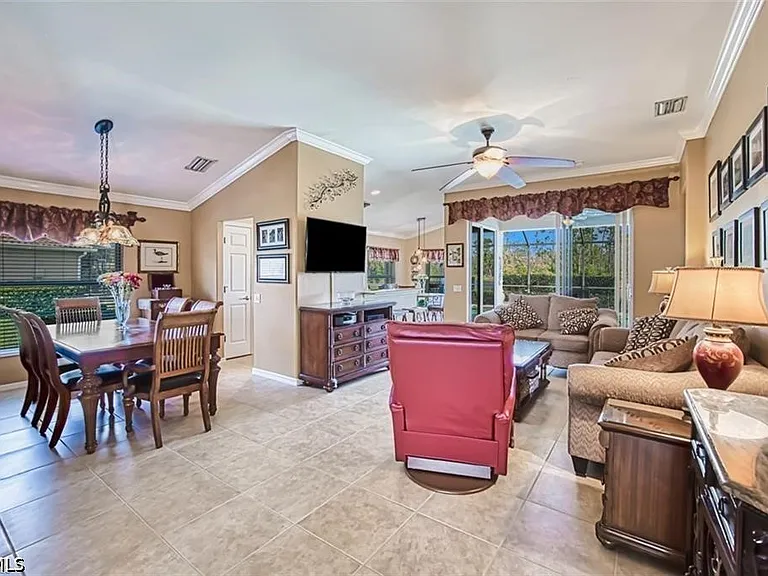 10092 Oakhurst Way — Photo 13
