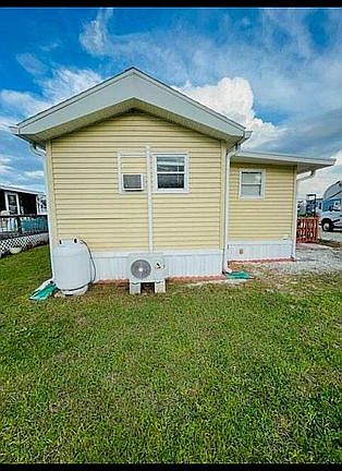 2nd image of 14140 S Us Highway 441 Unit 100