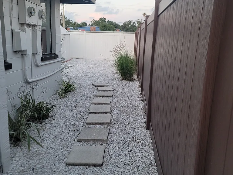 1-2113 10th St W #1 — Photo 10
