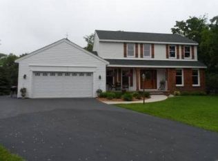 1715 Golf View Cir, Hudson, WI 54016