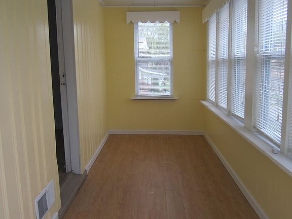 4th image of 142 Becker Dr