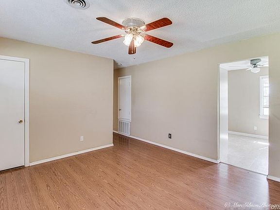 4th image of 1700 Oriole St