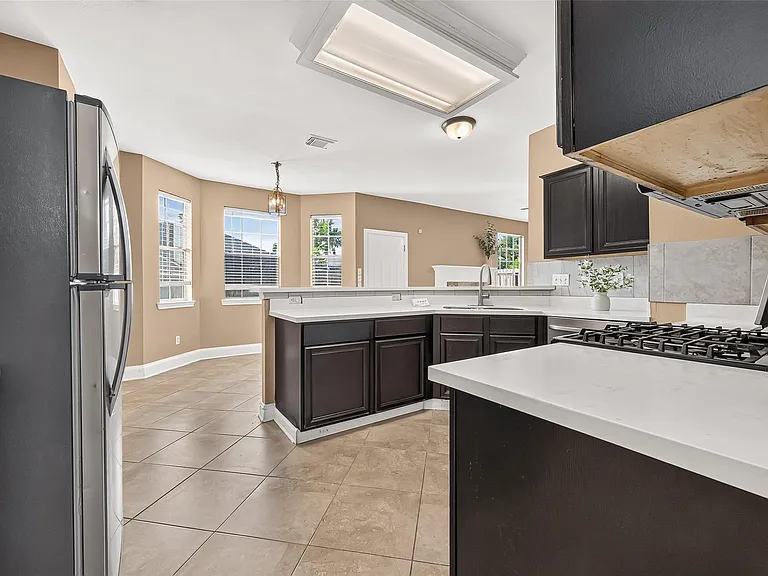 4011 Alexis Cir — Photo 16