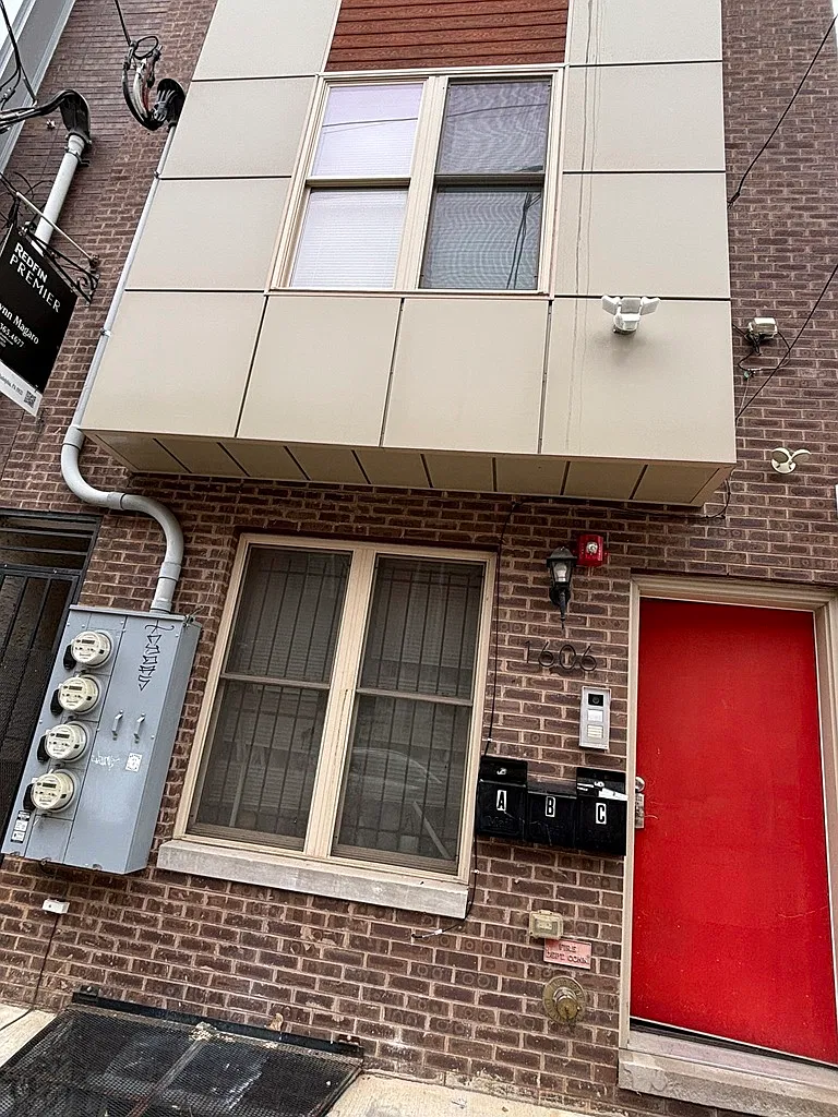 1606 Willington St — Photo 1