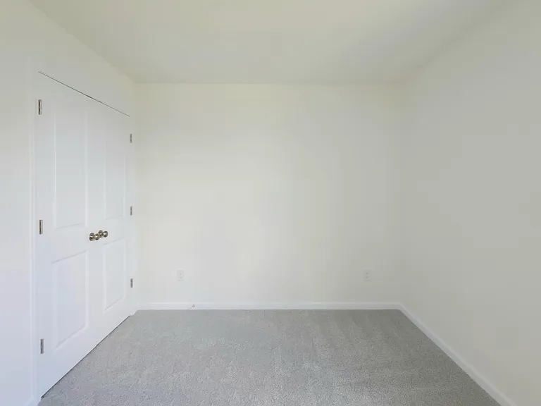 395 Oak Park Blvd — Photo 5