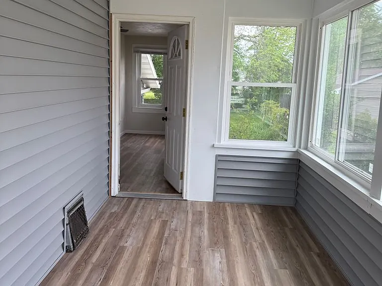 648 W 10th Ave — Photo 3