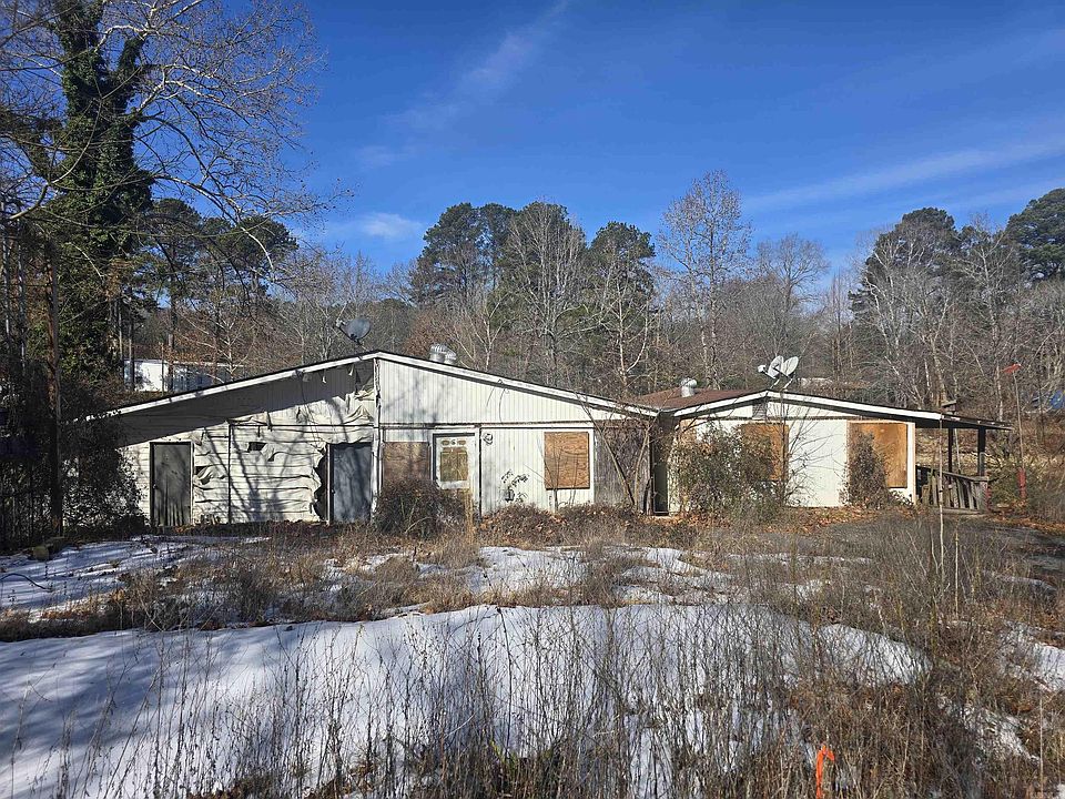 2nd image of 299 Ledgerock Rd