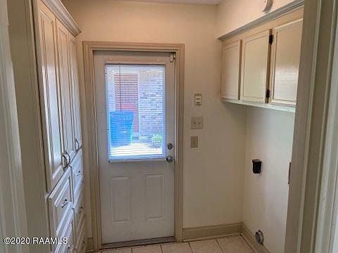 5th image of 107 Portage Ct