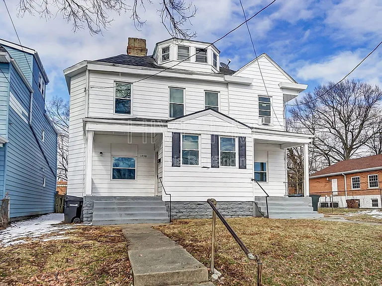 1758 Brewster Ave — Photo 3