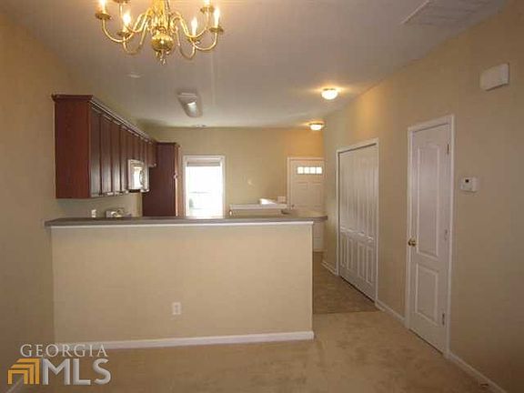 4th image of 2343 Suwanee Pointe Dr