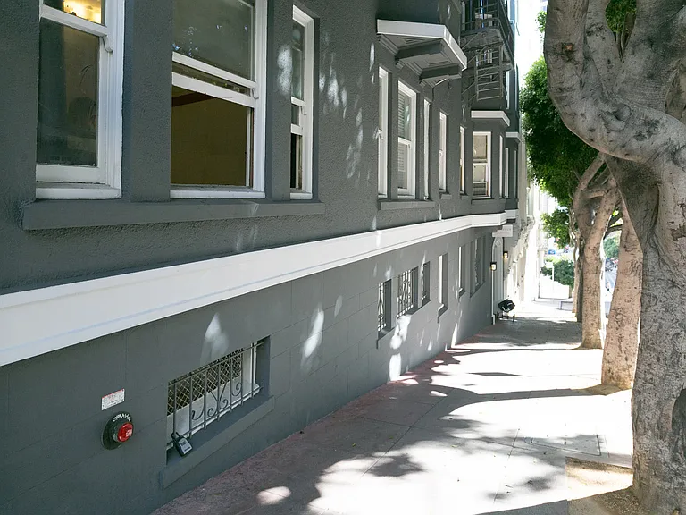 634 Powell — Photo 2