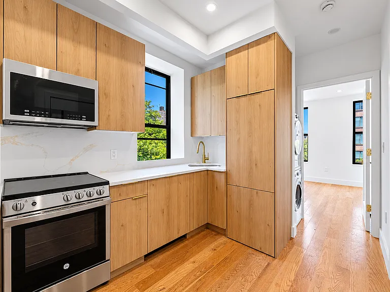 1739 2nd Ave #5N — Photo 7