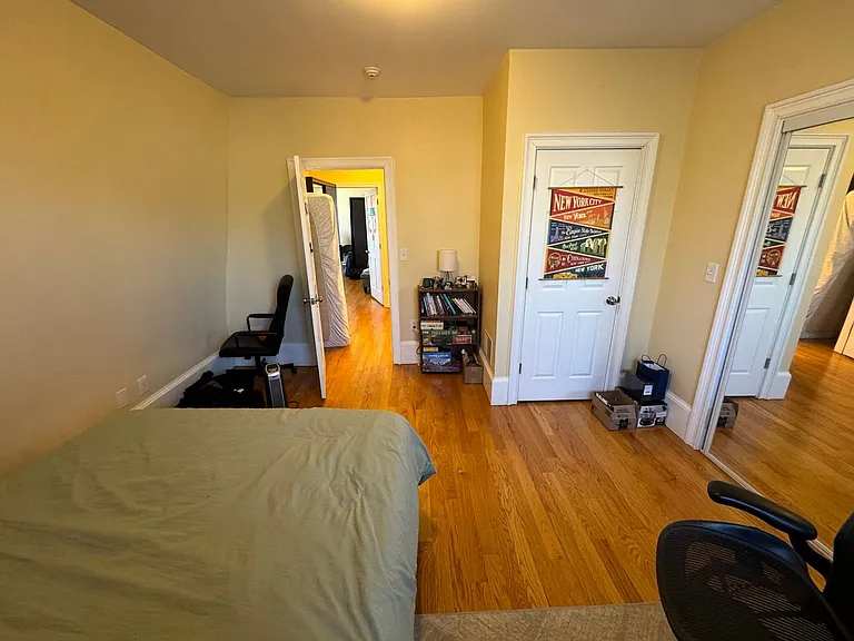 208 Holland St #A — Photo 14