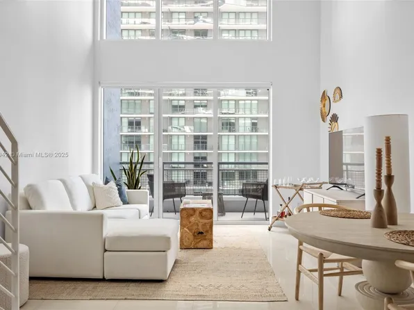 60 SW 13th St APT 3414, Miami, FL 33130