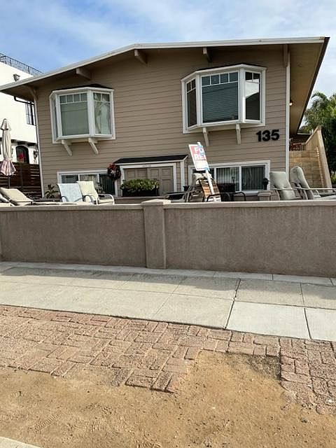 1st image of 135 Acacia Ave APT B