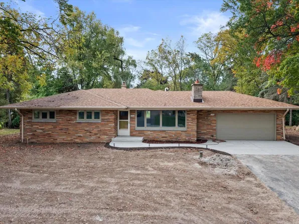 11509 Parkview LANE, Hales Corners, WI 53130