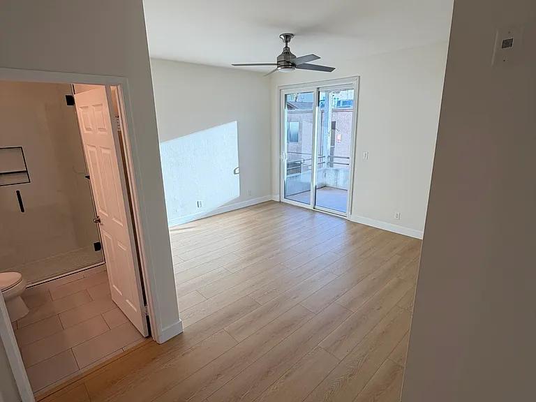 4741 Radford Ave #203 — Photo 25