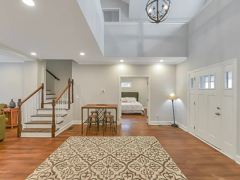 1378 Lakewood Ave SE — Photo 24
