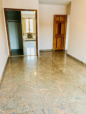 Rented by Zikos Realty Services | media 6