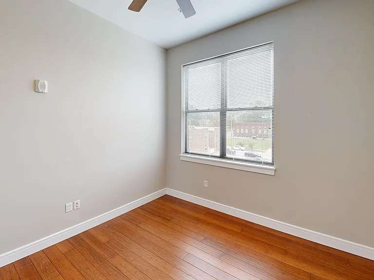 4400 Manchester Ave — Photo 71