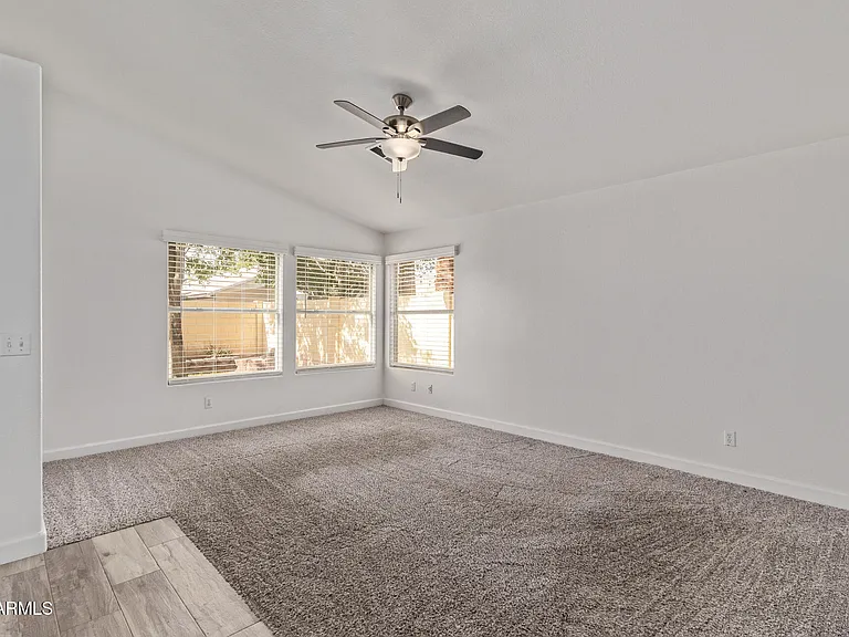 1077 W Laurel Ave — Photo 12