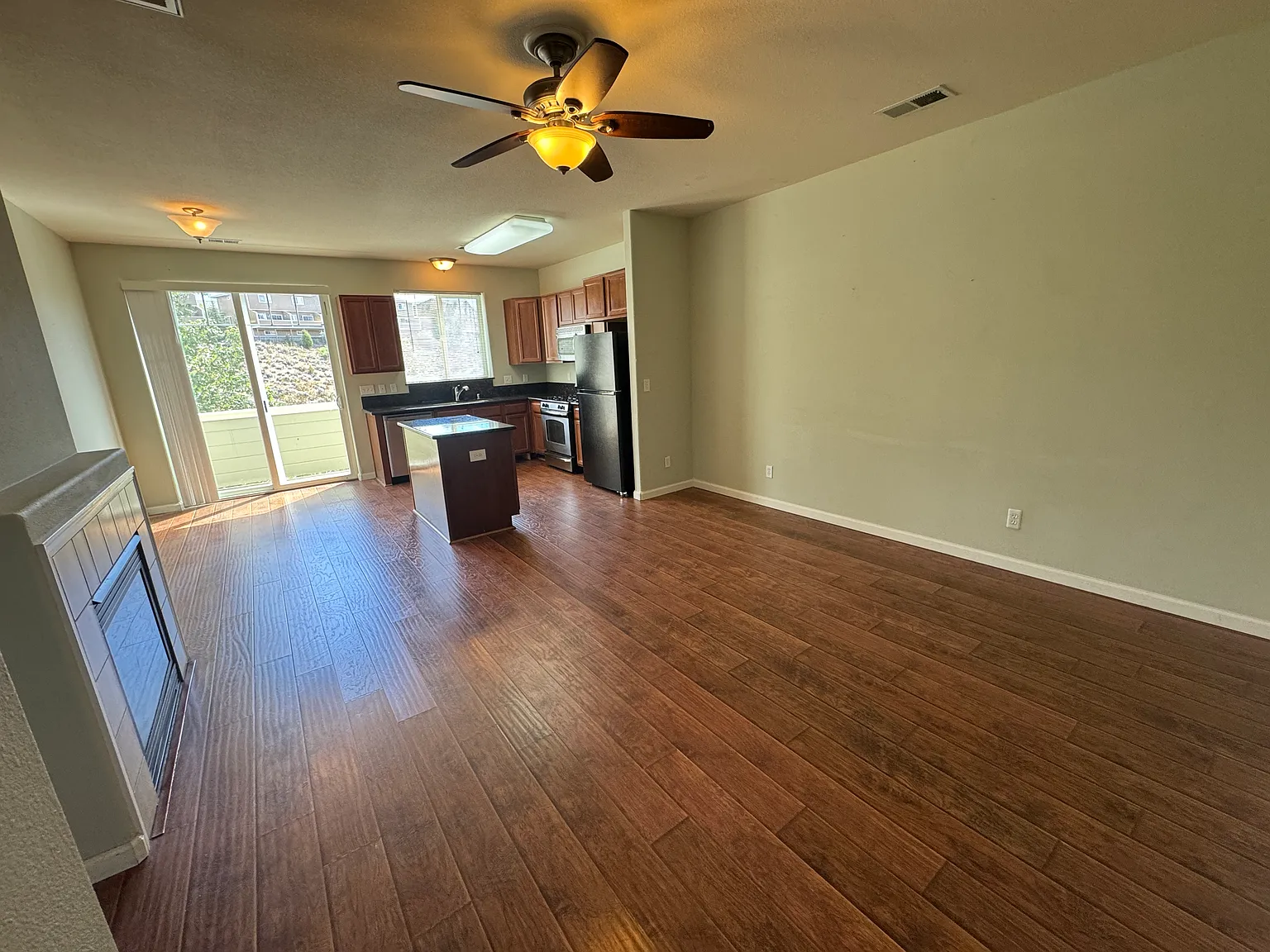 2 bed, 2.5 bath, 1342 sqft, $1,995 — Photo 1