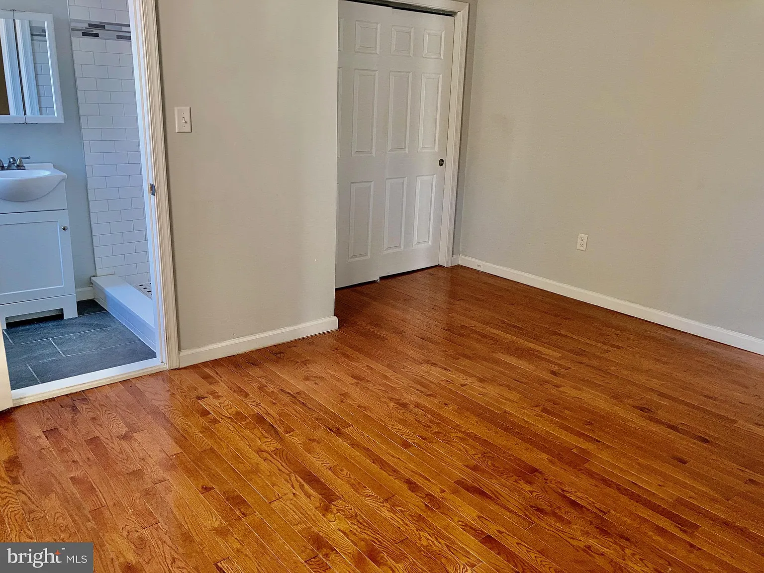 Studio, 650 sqft, $1,100 — Photo 4