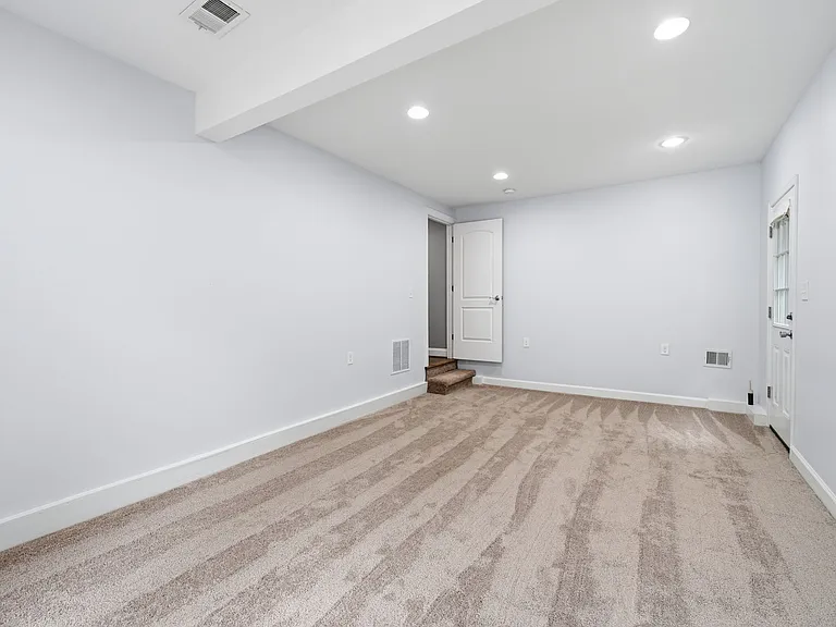 8474 Ararat Ct — Photo 36