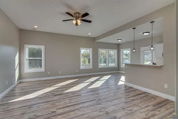 4 bed, 1650 sqft, $2,500 — Photo 3