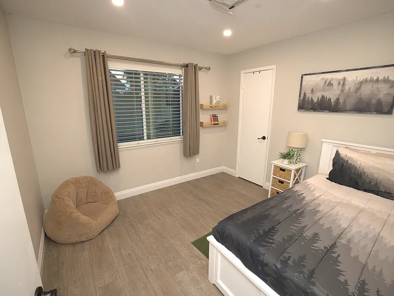 7744 W Jenan Dr — Photo 11