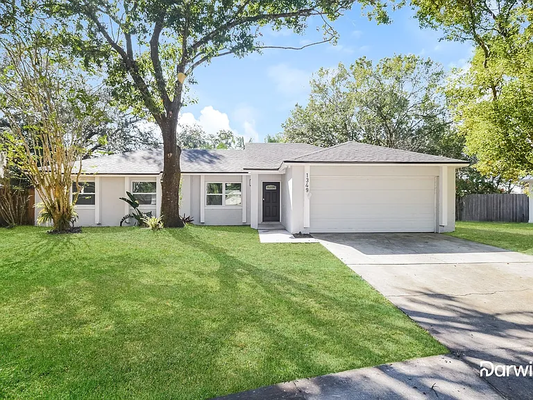 1349 Paradise Ln — Photo 1