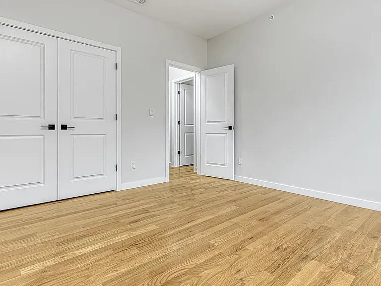 129 Spring St — Photo 18