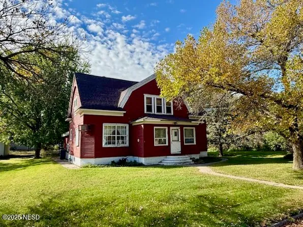 1330 E Kemp Ave, Watertown, SD 57201