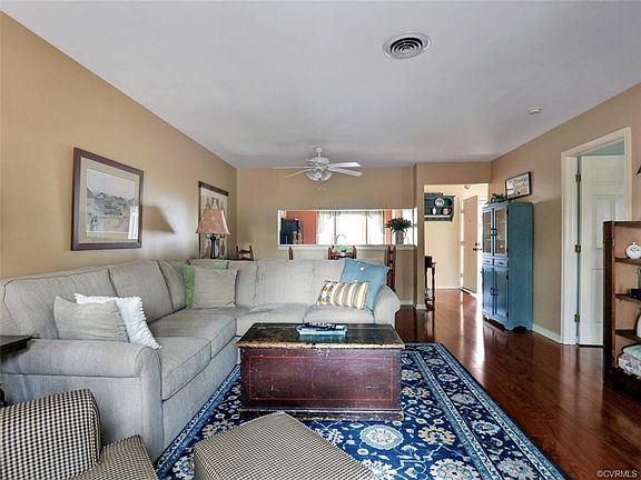 5th image of 2211 High Bush Cir
