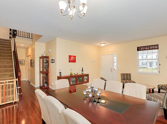 3rd image of 853 Singing Hills Dr