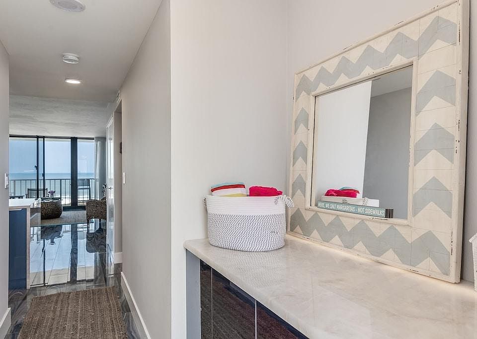 1st image of 440 Seaview Ct APT 208